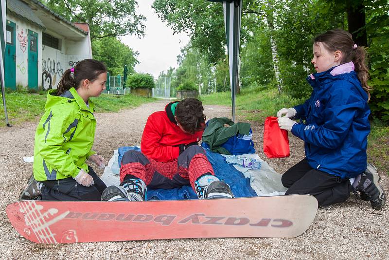 Krajské kolo Helpíkova poháru Libereckého kraje, zdravotně výchovné soutěže v první pomoci pro žáky pátých tříd základních škol, proběhlo 16. května u vodní nádrže Mšeno v Jablonci nad Nisou.