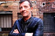 Bubeník legendární skupiny AC/DC Phil Rudd.