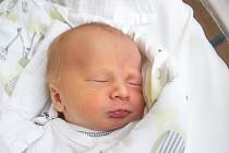 JAKUB VOLNÝ se narodil v úterý 9. ledna v jablonecké porodnici mamince Věře Menšíkové z Loužnice.  Měřil 46 cm a vážil 2,83 kg.