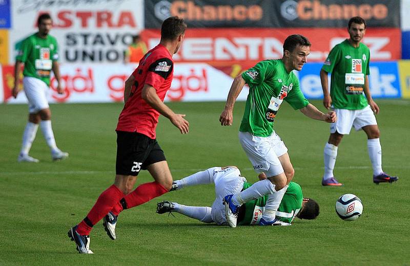 Bez gólu skončil v pondělí poslední zápas úvodního kola fotbalové první ligy v Jablonci. Domácí Baumit v něm remizoval s Mladou Boleslaví 0:0.