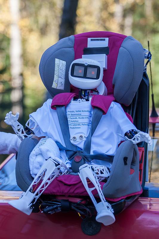 Matylda, humanoidní open source robot z dílny OpenTechLab Jablonec nad Nisou, se 31. října vydal stopem do Muzea rekordů a kuriozit v Pelhřimově. Matyldu je možné na její cestě sledovat online na facebooku nebo v mobilní aplikaci.