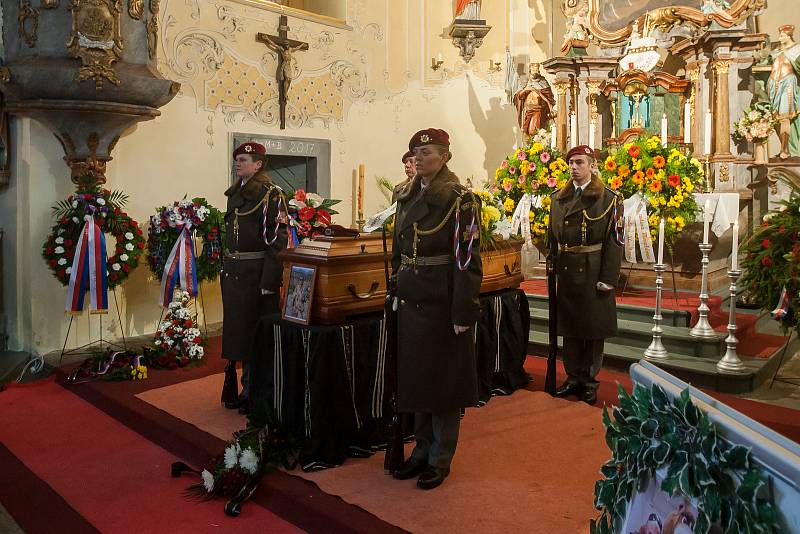 Pohřeb českého válečného veterána Jaroslava Mevalda, který zemřel 10. listopadu ve věku 39 let, proběhl 22. listopadu v kostele sv. Františka z Pauly v Albrechticích v Jizerských horách.