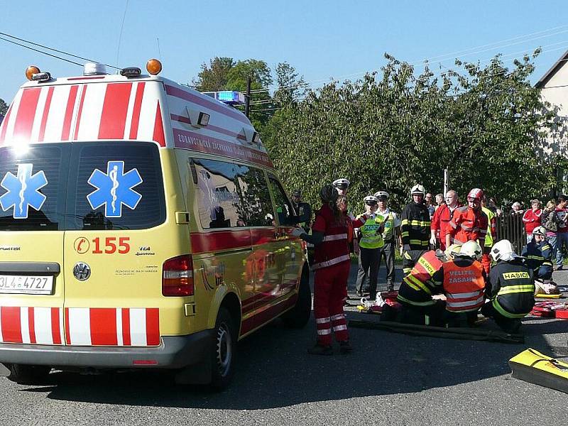 Součinnostní cvičení složek IZS Libereckého kraje naplánovali organizátoři v naprostém utajení na středu 22. září dopoledne do obce Bezděčín u Frýdštejna.