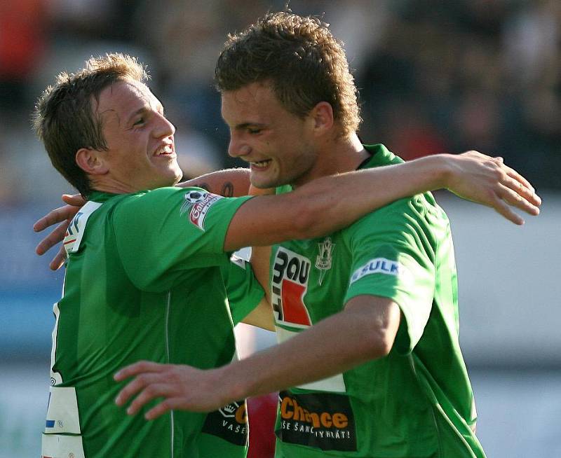 Jablonec v domácím utkání rozstřílel Slavii Praha 4:0 a posunul se v tabulce před Slovan Liberec na průběžné druhé místo v tabulce ligy.