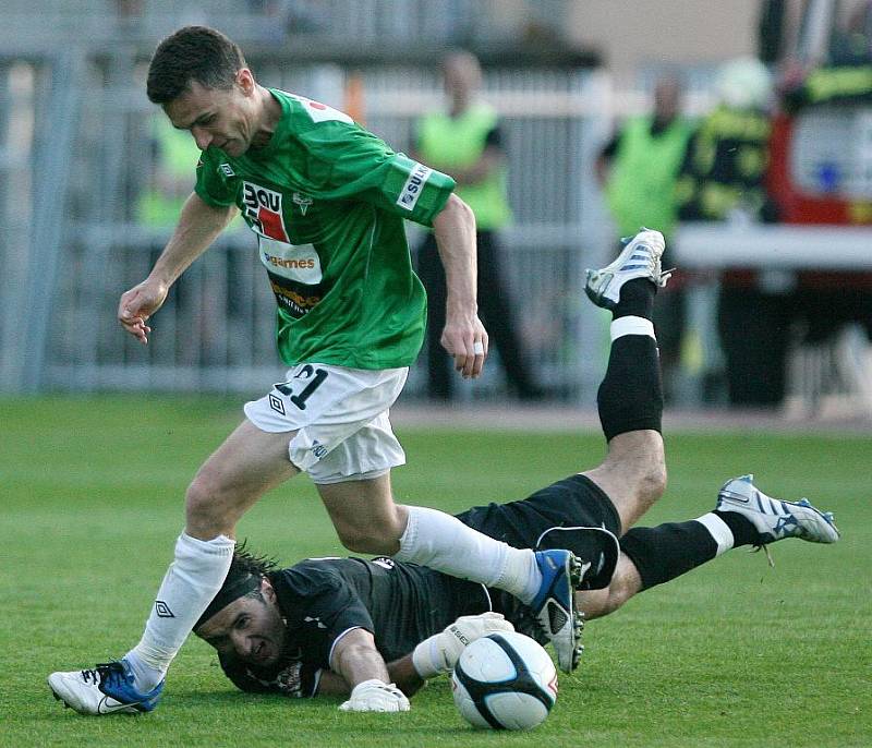 Jablonec v domácím utkání rozstřílel Slavii Praha 4:0 a posunul se v tabulce před Slovan Liberec na průběžné druhé místo v tabulce ligy.