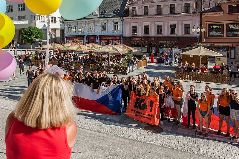 Přivítání dětského pěveckého sboru Iuventus, gaude! proběhlo 25. července na Mírovém náměstí v Jablonci nad Nisou. Děti se vrátily z Olympijských her sborového zpěvu World Choir Games 2018 v Jihoafrické republice.