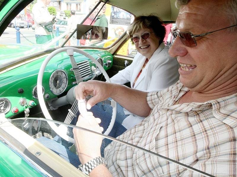 Jízda horním Pojizeřím odstartovala z náměstí v Železném Brodě. Desítky automobilů a motocyklů projely náročnou tratí na Železnobrodsku, dlouhou kolem padesáti kilometrů.