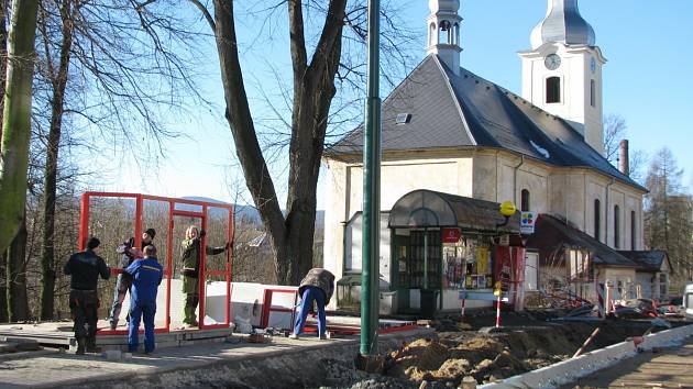 Práce na rekonstrukci tramvajové trati ve Vratislavicích