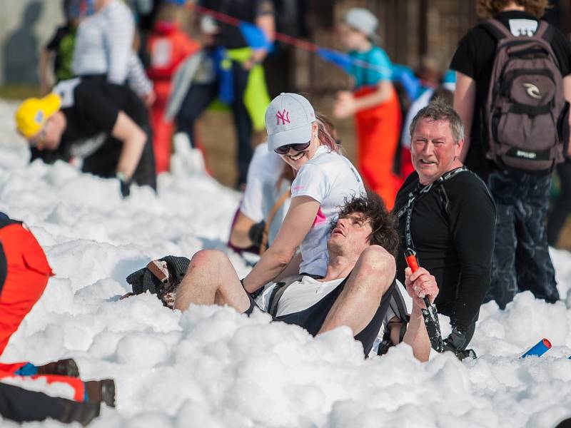 Skiareál v Rokytnici nad Jizerou pořádal 2. dubna 2017 druhý ročník zábavné akce s názvem Snowend, která byla určená především kopáčům pokladů či aktivním zahrádkářům. Originálním způsobem tak byla zakončena lyžařská sezona.