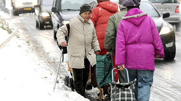 15. ŘÍJNA 2009 – ROK PO TÉ. Nebývale brzo zasypal loni sníh Jablonecko. Ze všech postižených míst v republice to bylo právě tady nejhorší.