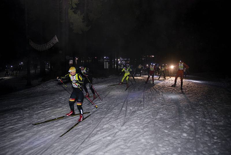 V Bedřichově odstartoval letošní seriál závodů SKI TOUR 2018 dvoudenním Night Light Marathonen.