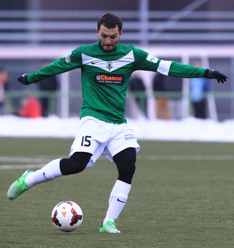 Fotbalisté Jablonce porazili Bohemians Praha 3:2. Na snímku střílí kapitán Jablonce Luboš Loučka.