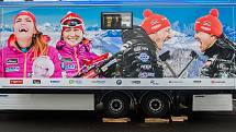 Čeští biatlonisté představili 7. listopadu v Jablonci nad Nisou zbrusu nový servisní kamion. Na kamionu zleva je Gabriela Koukalová, Veronika Vítková, Ondřej Moravec a Michal Krčmář.