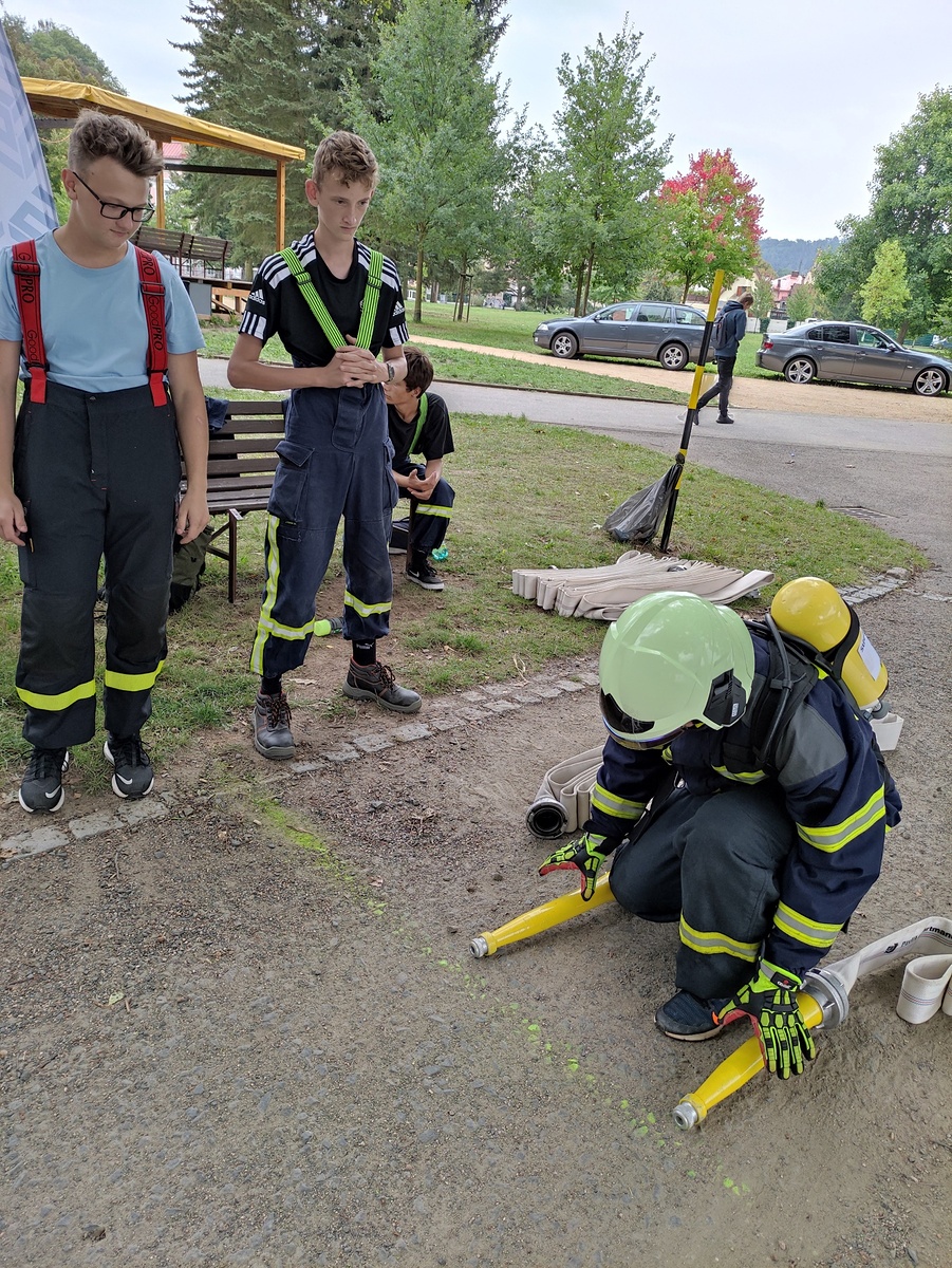 Studenti oboru Požární ochrana v Semilech soutěžili v extrémním hasičském  sportu - Jablonecký deník