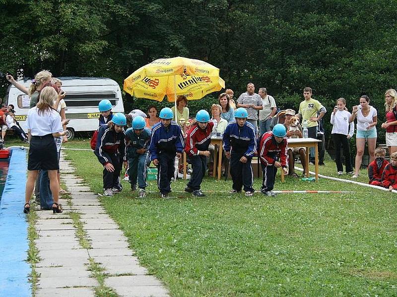 Sbor dobrovolných hasičů Zlatá Olešnice. Soustředění na startu.