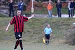 Fotbalisté Desné v nadprůměrném utkání krajského přeboru porazili Višňovou (v bílém) 4:1.