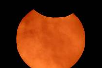 Při loňském zatmění zakryl Měsíc Slunce jen ze 17 procent.  Nyní to bude více než dvojnásobně.