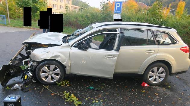 V Tanvaldu došlo k dopravní nehodě, při které na místě zemřel řidič vozidla.
