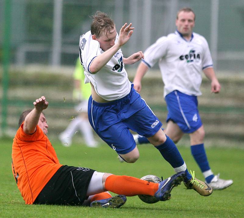 Mšeno B (v oranžovém) prohrálo s Ruprechticemi 1:4.