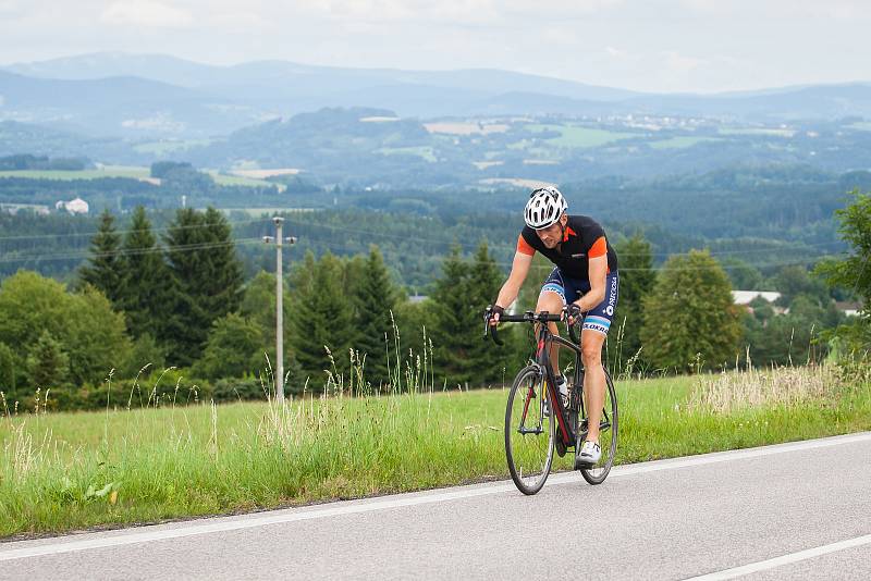 Pátý ročník nejdelšího cyklistického podniku v Česku, Metrostav Handy Cyklo Maraton, pokračoval 4. srpna. Pětidenního maratonu se účastní 42 čtyř nebo osmi členných týmů, které musí zdolat v limitu 111 hodin trasu o délce zhruba 2222 kilometrů.