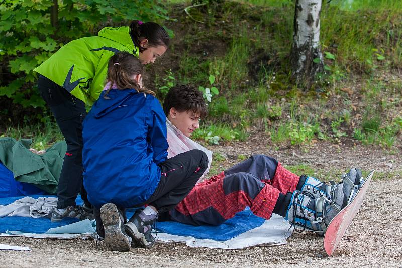 Krajské kolo Helpíkova poháru Libereckého kraje, zdravotně výchovné soutěže v první pomoci pro žáky pátých tříd základních škol, proběhlo 16. května u vodní nádrže Mšeno v Jablonci nad Nisou.