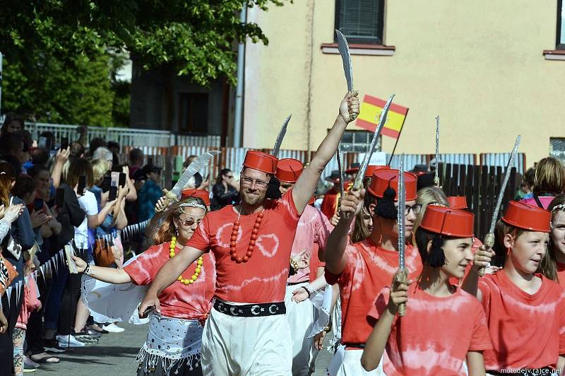 Smržovští školáci zahájili olympiádu, slavnostní nástup národních týmů nadchl.