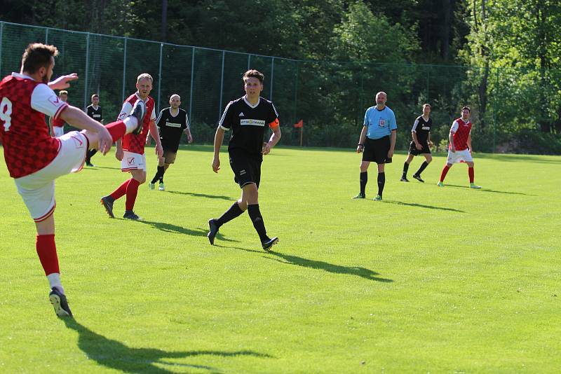 Albrechtice v zápase I. B třídy proti Přepeřím odčinily minulou porážku na Smržovce, kde inkasovaly pět gólů.