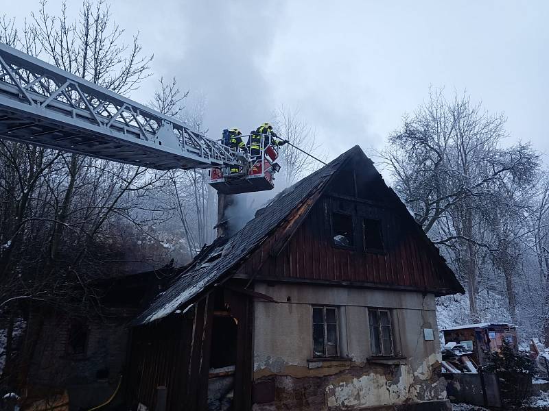 Požár objektu v Bořkově na Semilsku.
