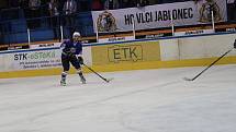 II. liga HC Vlci Jablonec - Stadion Vrchlabí 4:3. Vlci - modré dresy.