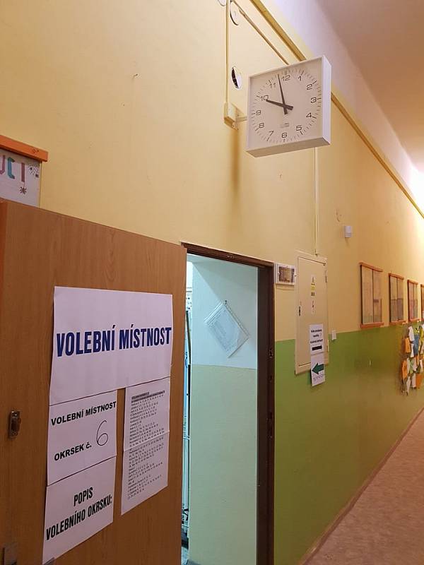 Prezidentské volby v okrsku č. 6, v budově Základní školy 5. května v Jablonci nad Nisou.