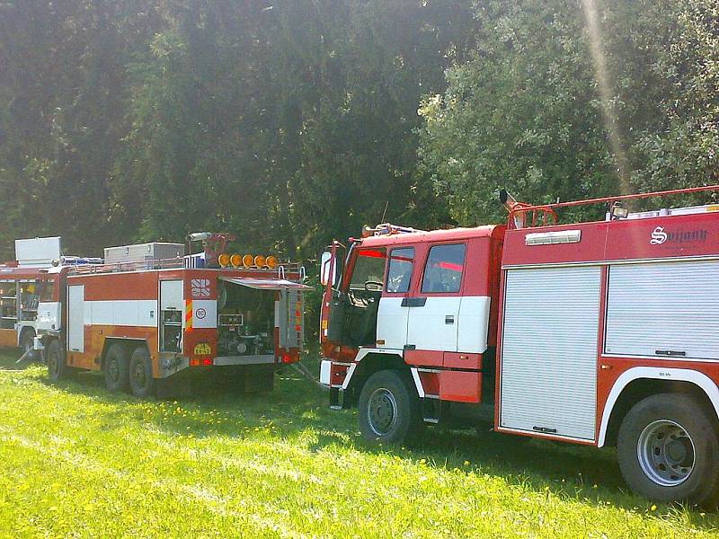 Sbor dobrovolných hasičů Rádlo. Hašení požáru lesního porostu.