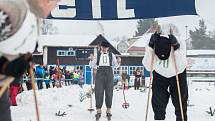 Osmý ročník lyžařského závodu v dobových kostýmech, Zásadská pralyže, proběhl 27. ledna v areálu Fotbalového klubu Zásada.