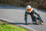 Závod světového poháru v downhillovém skateboardingu Kozákov Challenge. Archivní snímek z roku 2018