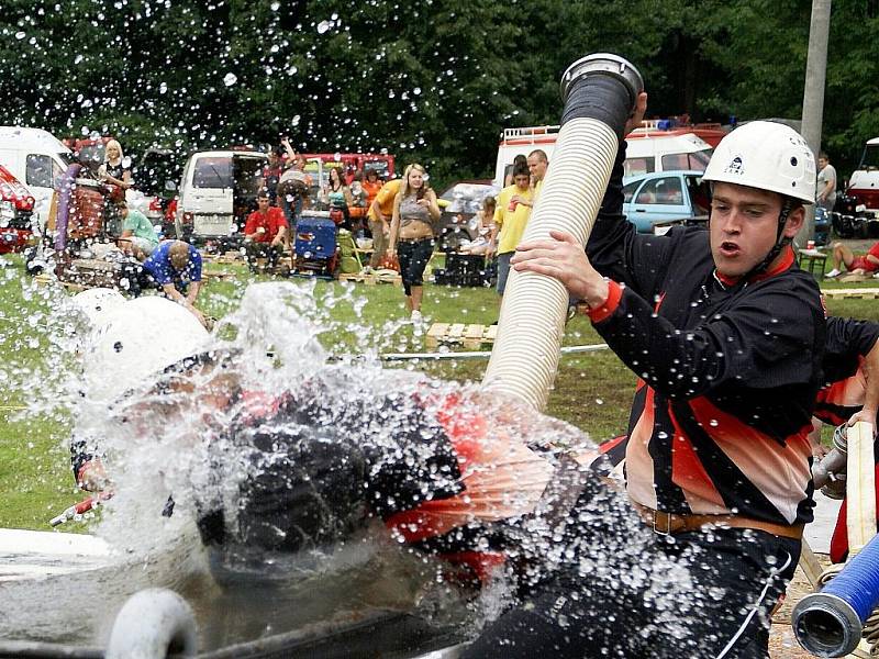 2. kolo Podkozákovské hasičské ligy 2009. Družstvu A z pořádajícího SDH Vesec stačil tento útok na solidní 9. místo.