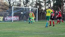 V zápase I. A třídy se hrálo derby skoro sousedů. Jenišovice si na domácí půdě změřily síly s týmem Pěnčína.