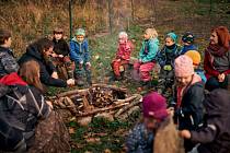 V Lesním Klubu Žežulička v Loužnici proběhla dvě krásná setkání dětí, rodičů a průvodců. První listopadové při příležitosti svátku sv. Martina a druhé předvánoční.