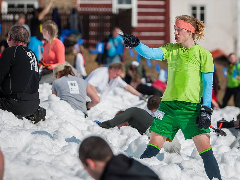 Skiareál v Rokytnici nad Jizerou pořádal 2. dubna 2017 druhý ročník zábavné akce s názvem Snowend, která byla určená především kopáčům pokladů či aktivním zahrádkářům. Originálním způsobem tak byla zakončena lyžařská sezona.