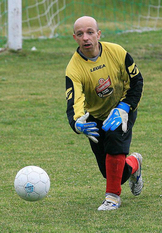 Hodkovice dokázaly porazit Lučany (v červeném) vysoko 6:1.