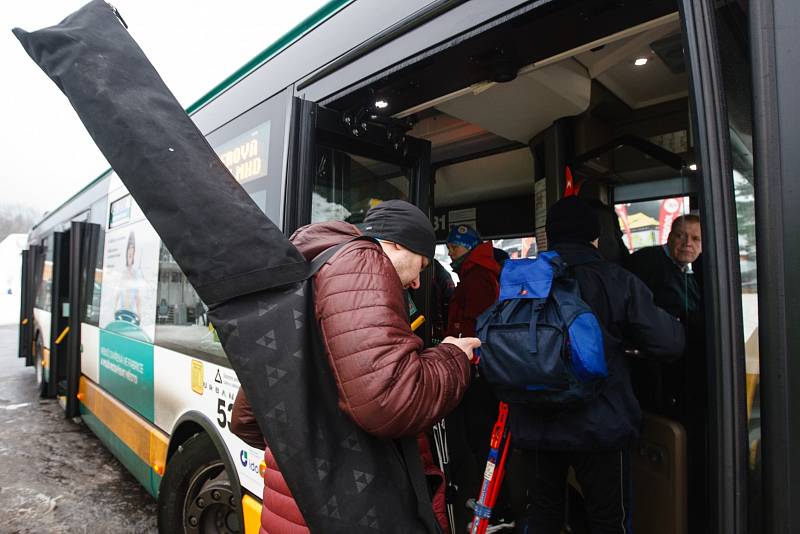 V Bedřichově odstartoval další ročník Jizerské 50. Pátek 8. února