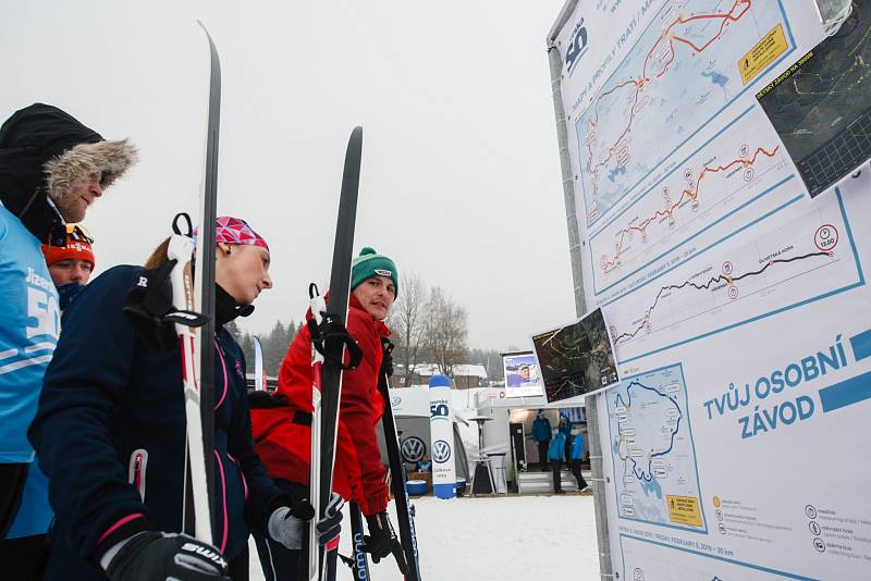 V Bedřichově odstartoval další ročník Jizerské 50. Pátek 8. února