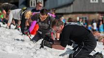 Skiareál v Rokytnici nad Jizerou pořádal 2. dubna 2017 druhý ročník zábavné akce s názvem Snowend, která byla určená především kopáčům pokladů či aktivním zahrádkářům. Originálním způsobem tak byla zakončena lyžařská sezona.