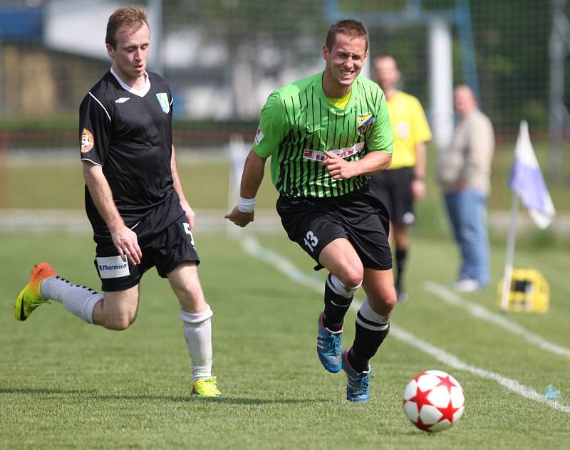 Fotbalisté Krásné Studánky (v zeleném) porazili Hodkovice 4:0. Díky prohře Pěnčína jsou v čele tabulky I. B třídy.