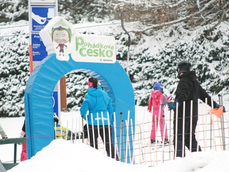 Lyžařské podmínky v Jizerských horách se už zlepšily. Vleky se rozjely ve všech velkých střediscích. Živo bylo na Severáku, kde sjezdovky provozuje Ski BIŽU.