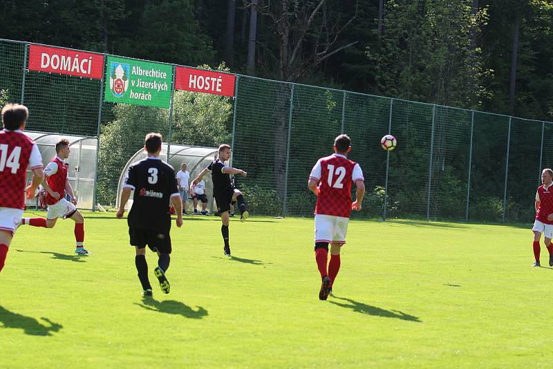 Albrechtice v zápase I. B třídy proti Přepeřím odčinily minulou porážku na Smržovce, kde inkasovaly pět gólů.