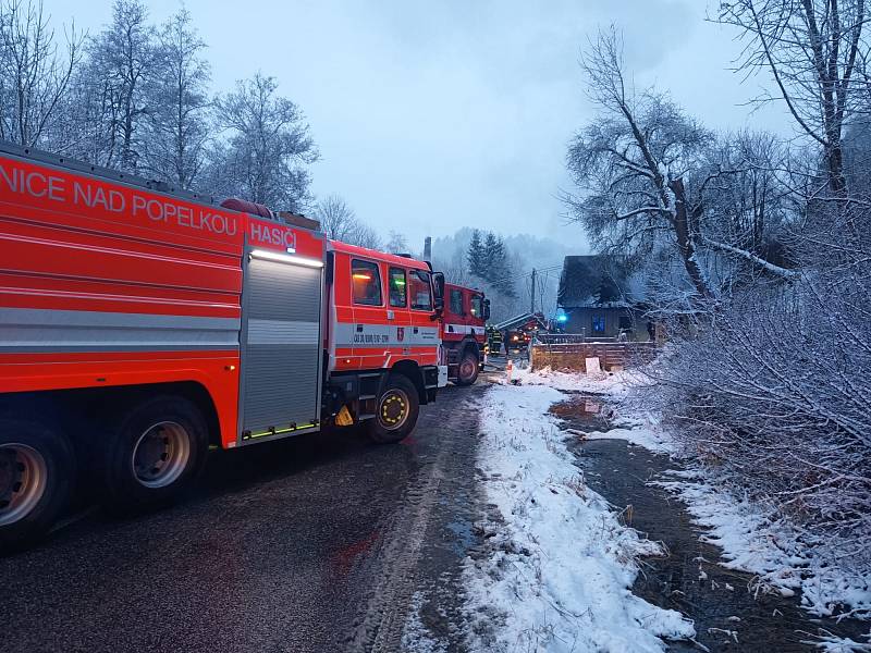 Požár objektu v Bořkově na Semilsku.