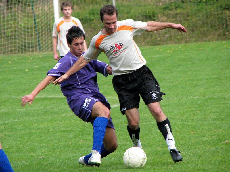 Fotbalisté Kokonína v šedém postoupili do semifinále Tipsport okresního poháru, když v úterý porazili Rychnov vysoko 5:1. V semifinále se Kokonín střetne s vítězem dvojice Lučany B – Jenišovice B.