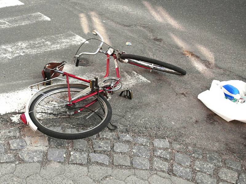 Dopravní nehoda cyklistky.