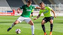 Zápas 4. kola první fotbalové ligy mezi týmy FK Jablonec a MFK Karviná se odehrál 11. srpna na stadionu Střelnice v Jablonci nad Nisou. Na snímku vlevo je Lukáš Masopust.