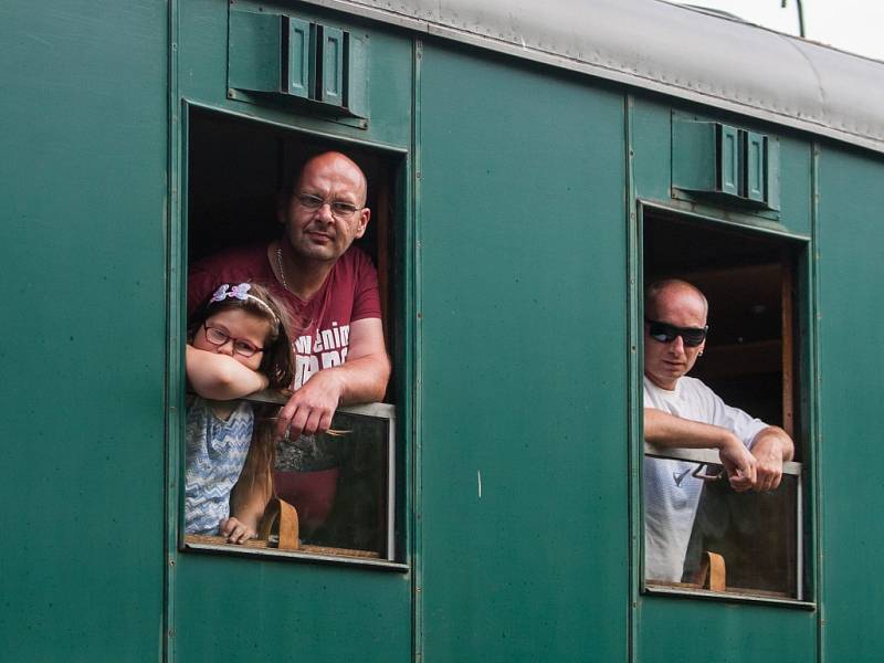 Do Tanvaldu dojela 100 let stará parní lokomotiva. Zůstane tu až do 3. července. 