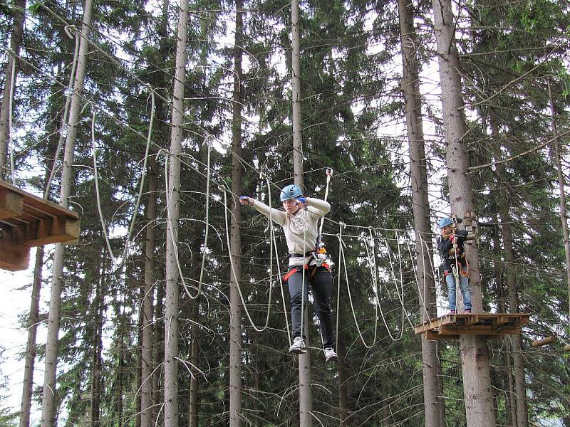 Harrachov. Lanový park u bobové dráhy.